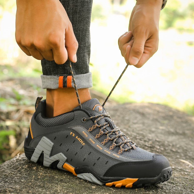 Men’s and Women’s Outdoor Hiking Shoes Leather Non-Slip Travel Sneakers