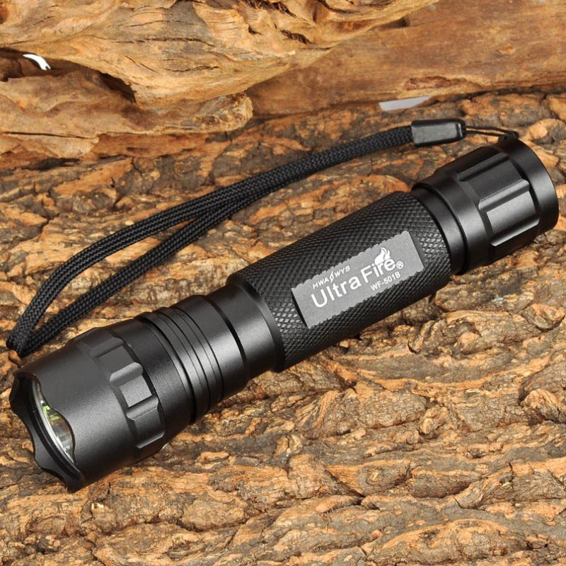 LED High-Power Rechargeable Outdoor Long-Range Flashlight
